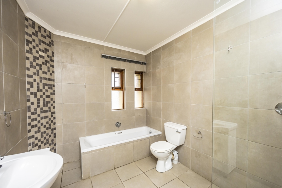 3 Bedroom Property for Sale in Bonza Bay Eastern Cape